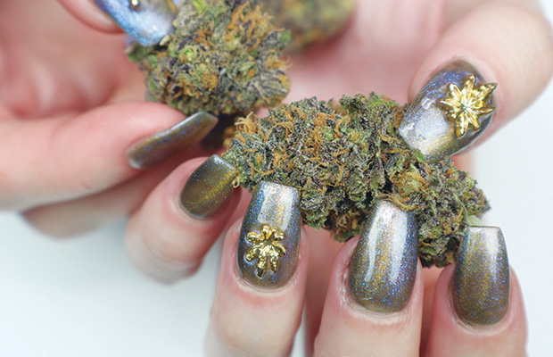 Bong Beauties Nail Charm Reefer's Closet