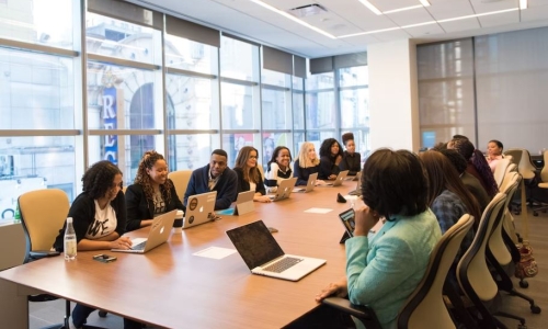 Illinois lawmakers form new Cannabis working group to boost industry growth and equity focus