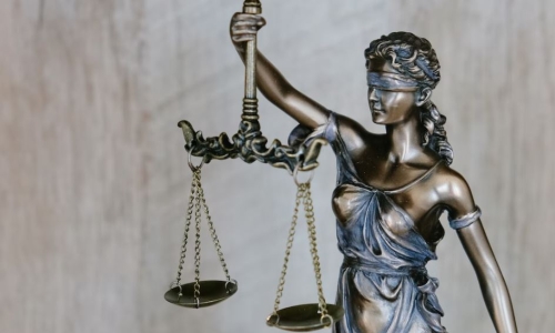 Legal action against Tilray: Investor alleges false claims on inventory