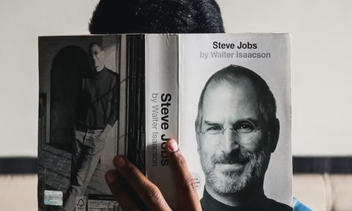 5 Smart people who smoke Weed