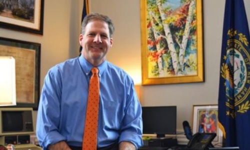 New Hampshire Governor Calls for Cap on Proposed Cannabis Dispensaries 